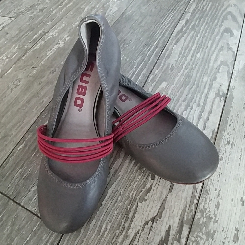 Tsubo grey leather ballet flats